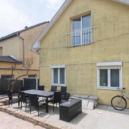 Hi-Bp Garden City Batsanyi Apartment 3 Rooms, Apartment Upstairs Near The City Train With Free Parking Budapest Eksteriør bilde