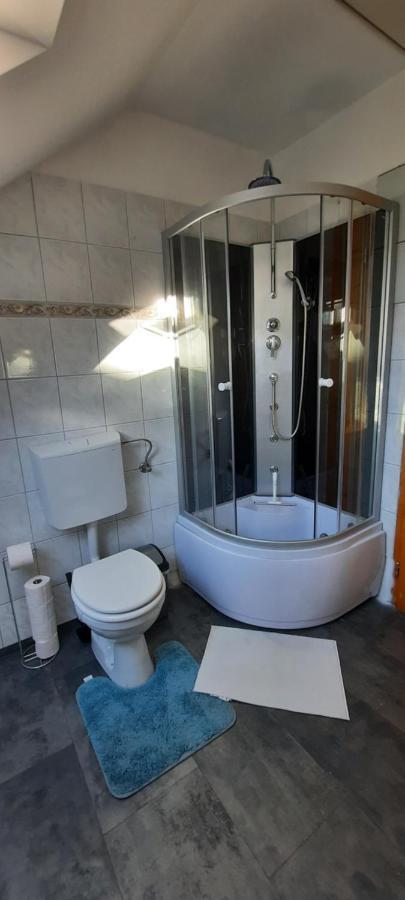 Hi-Bp Garden City Batsanyi Apartment 3 Rooms, Apartment Upstairs Near The City Train With Free Parking Budapest Eksteriør bilde
