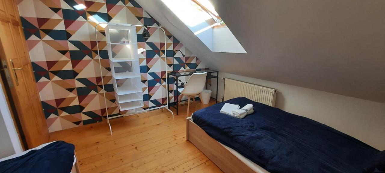 Hi-Bp Garden City Batsanyi Apartment 3 Rooms, Apartment Upstairs Near The City Train With Free Parking Budapest Eksteriør bilde