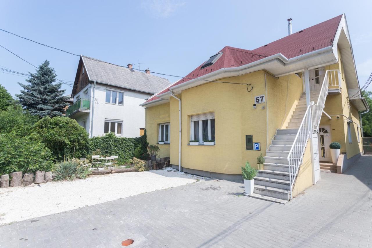 Hi-Bp Garden City Batsanyi Apartment 3 Rooms, Apartment Upstairs Near The City Train With Free Parking Budapest Eksteriør bilde