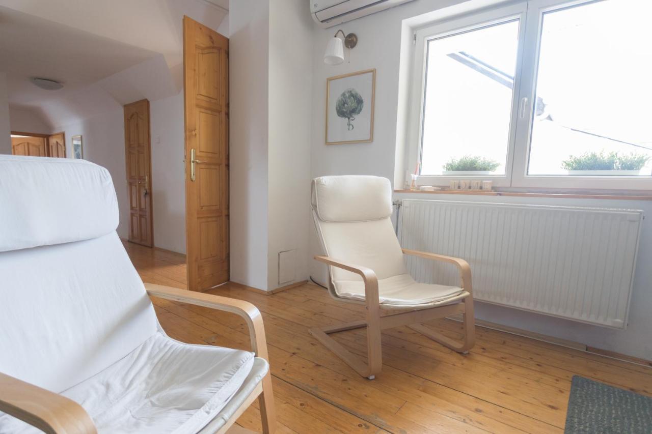 Hi-Bp Garden City Batsanyi Apartment 3 Rooms, Apartment Upstairs Near The City Train With Free Parking Budapest Eksteriør bilde